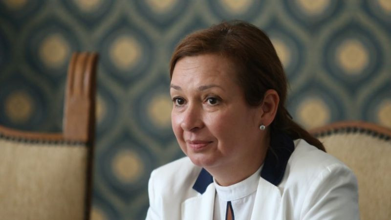 Зорница Русинова: Удължителният бюджет не застрашава влизането ни в еврозоната